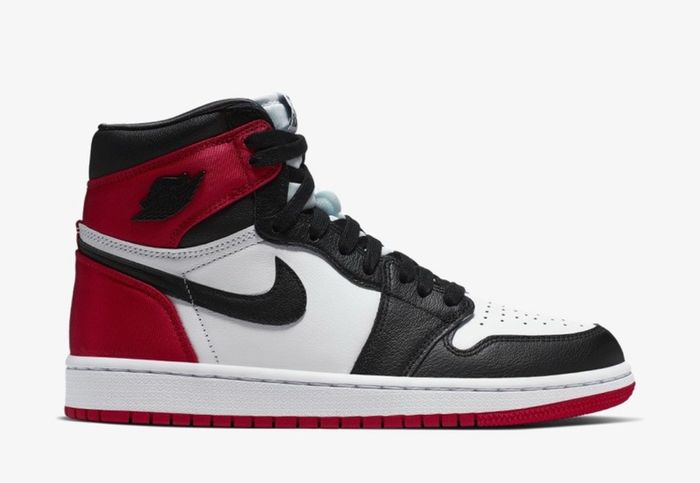 Air Jordan 1 Satin Black Toe