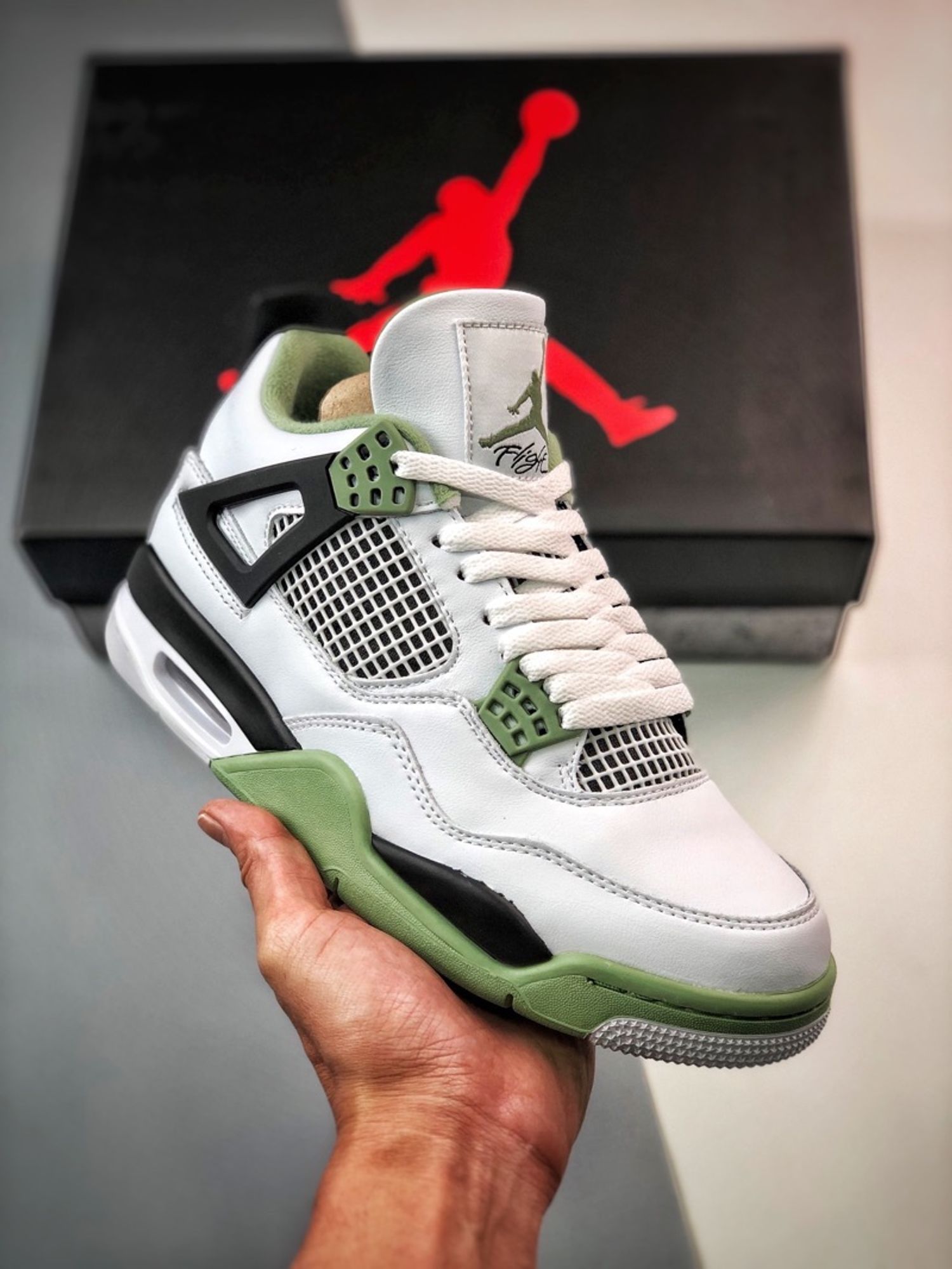 Air jordan 4 Retro “Oil Green”
