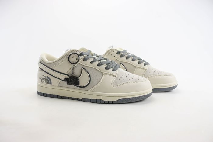 Nike SB Dunk Low x The North Face 38