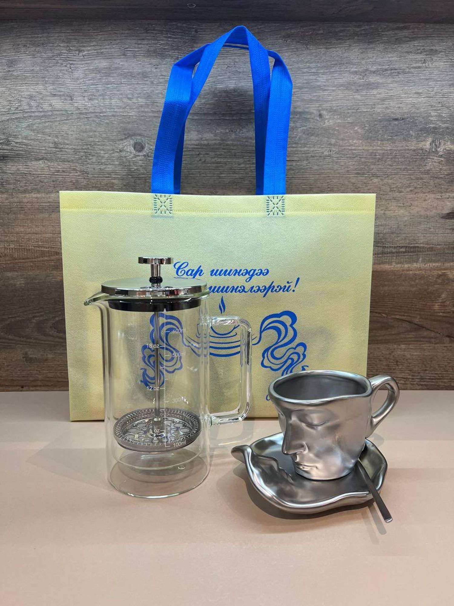 Цай хандлагч аяга тавагтай сэт