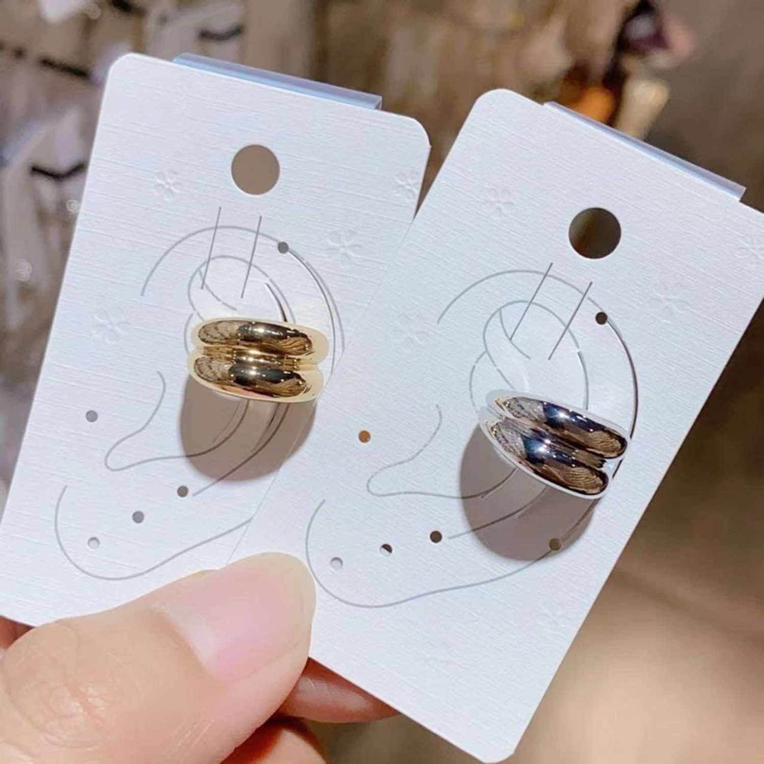 Мөгөөрсний хавчдаг ээмэг  