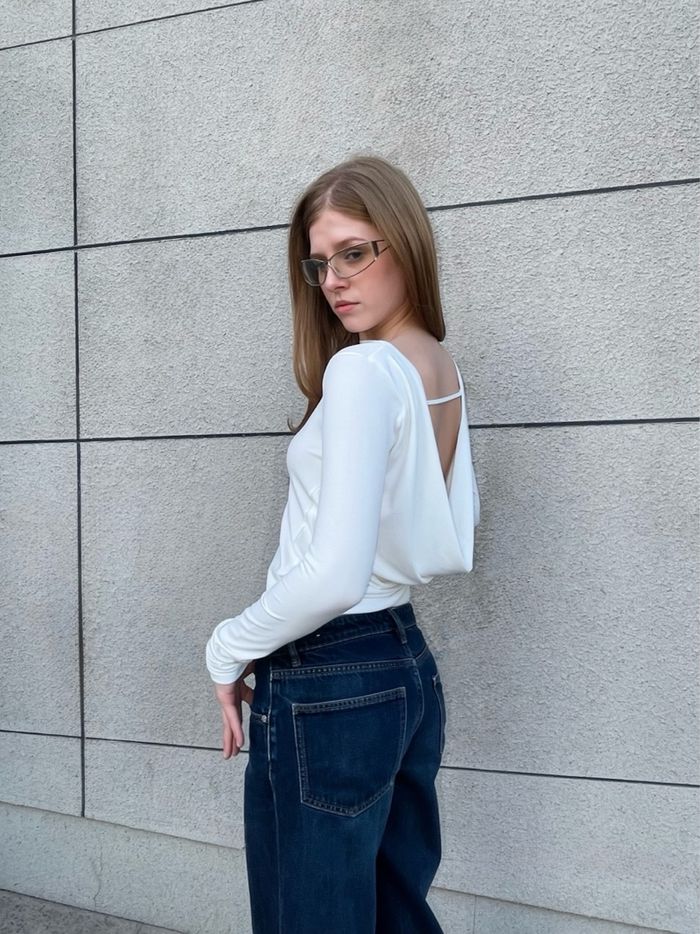 Backless top