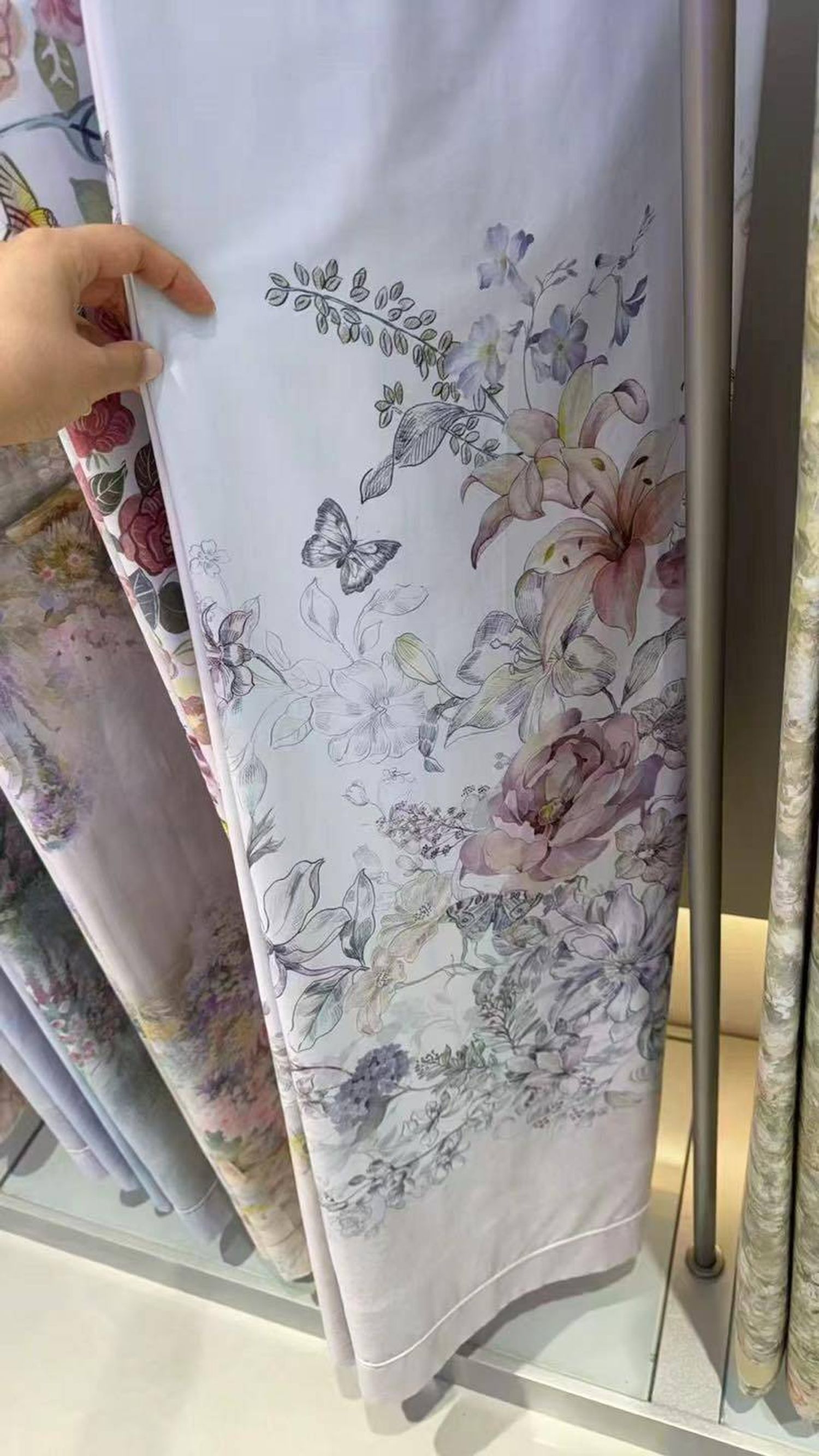 Зурсан мэт хээтэй зөөлөн, сайн чанарын сатин даавуун материалтай 4 хос