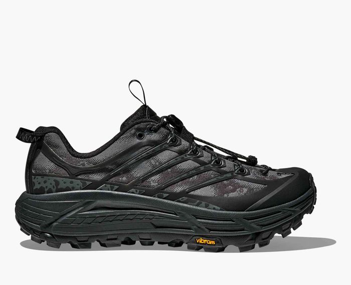 Hoka | Stealth/Tech Mafate Three2