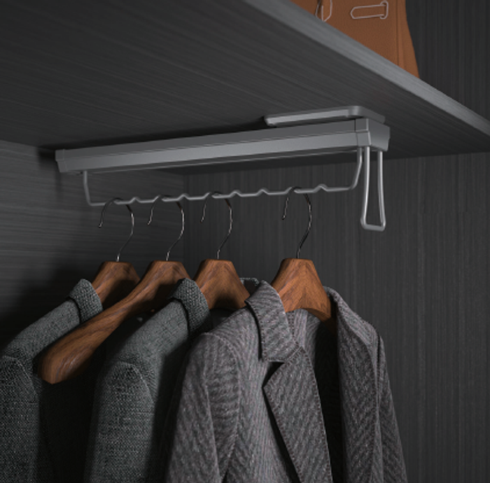 Хувцасны өлгүүр дээр суурилдаг Dream series