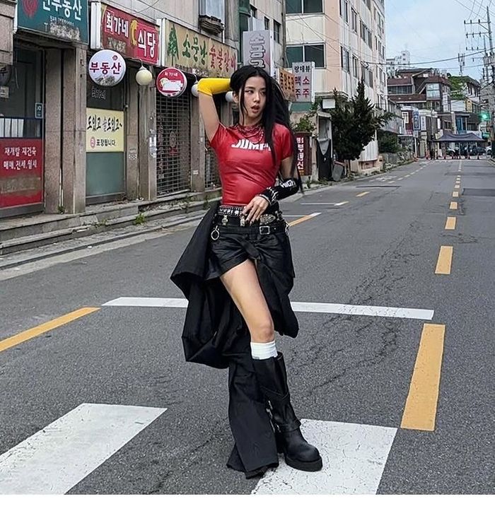 jisoo’s top