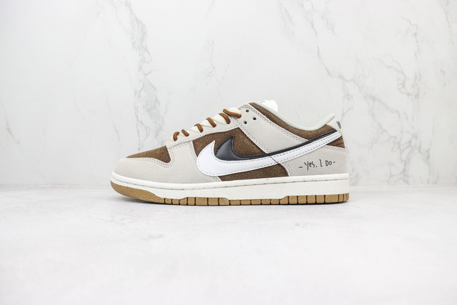 NK Dunk Low SE 85 