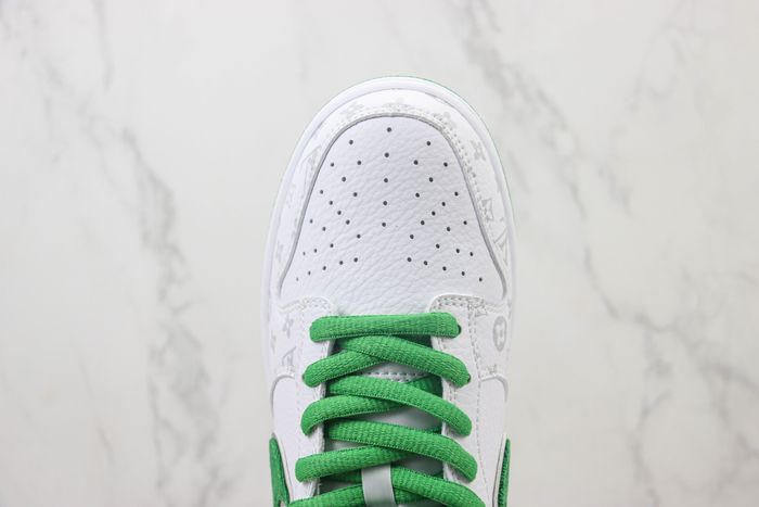 NK SB Dunk Low x LV 96