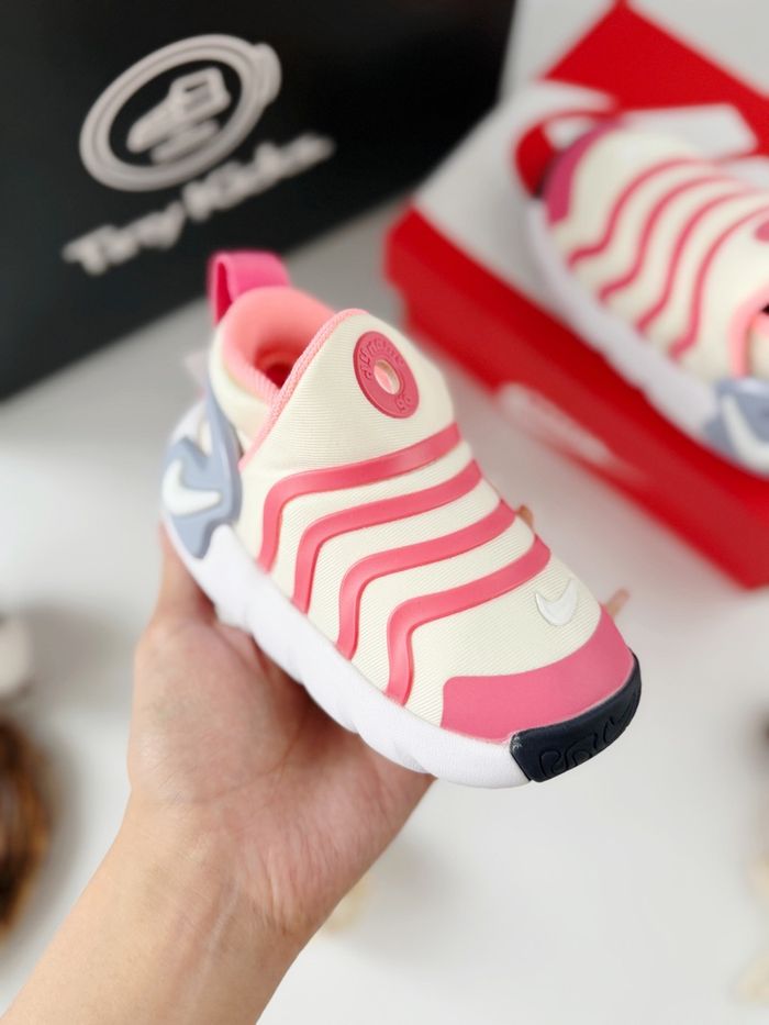 Nike Dynamo Go Pink