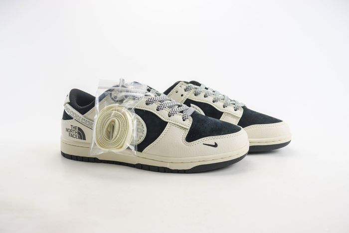 Nike SB Dunk Low x The North Face 30 
