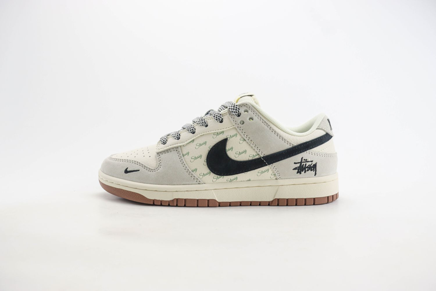 Nike SB Dunk Low x Stussy 78