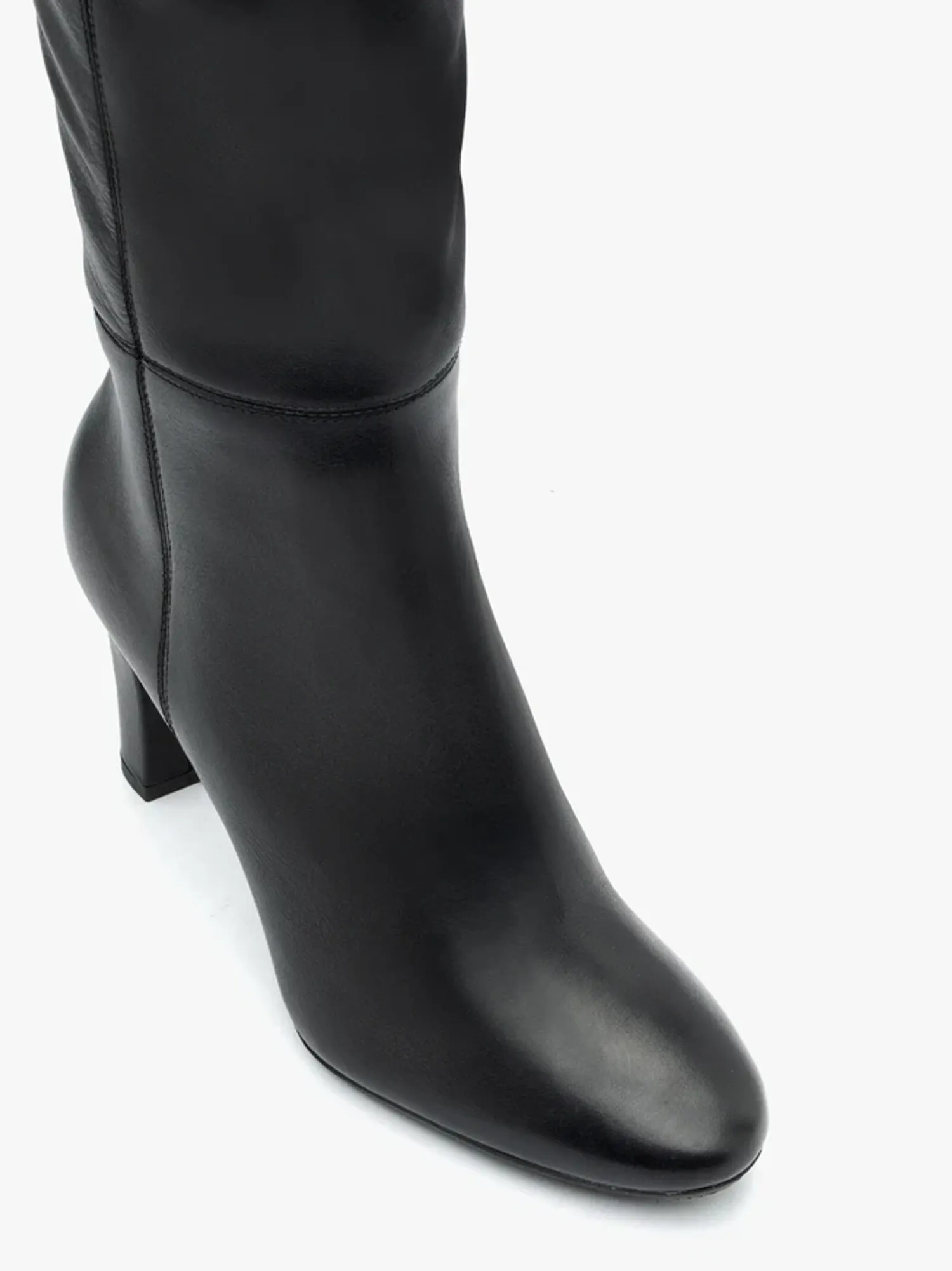 Black women’s leather knee boots