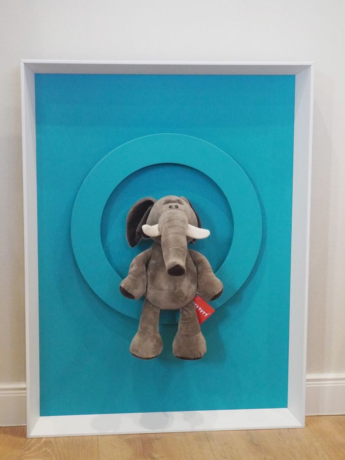 Гэрэлтэй ханын чимэглэл