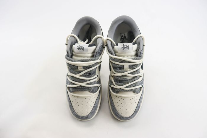Nike SB Dunk Low x Stussy 75 