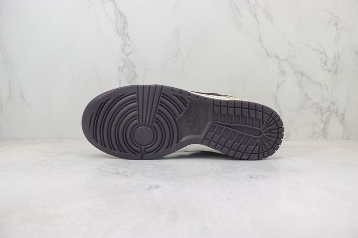 Nike SB Dunk Low x LV 102