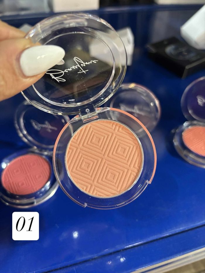 Хацар өнгөлөгч