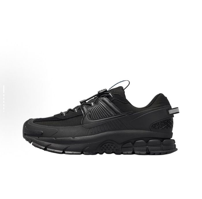 Nike Zoom Vomero Roam "Triple Black"