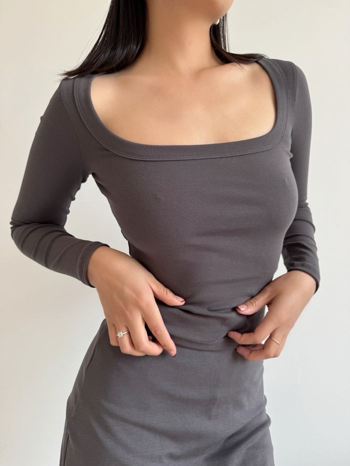 Square neck long sleeve top
