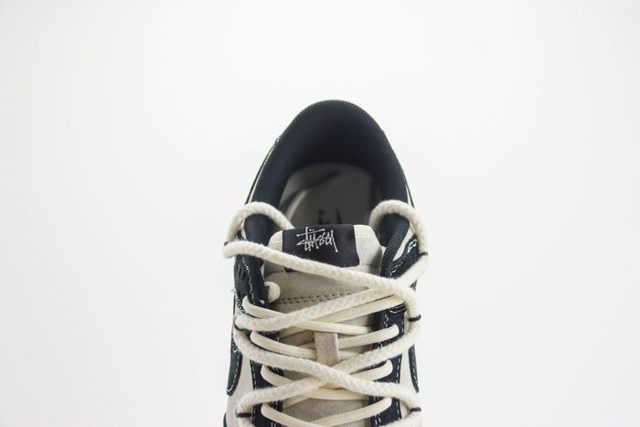 Nike SB Dunk Low x Stussy 57 