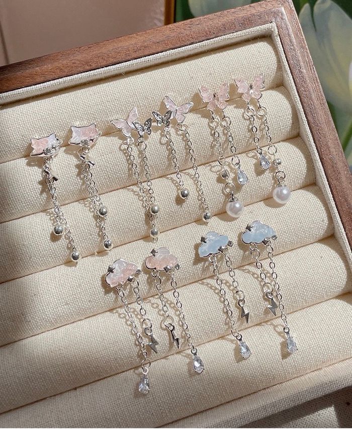 Шинэ чулуун загвартай ээмэг