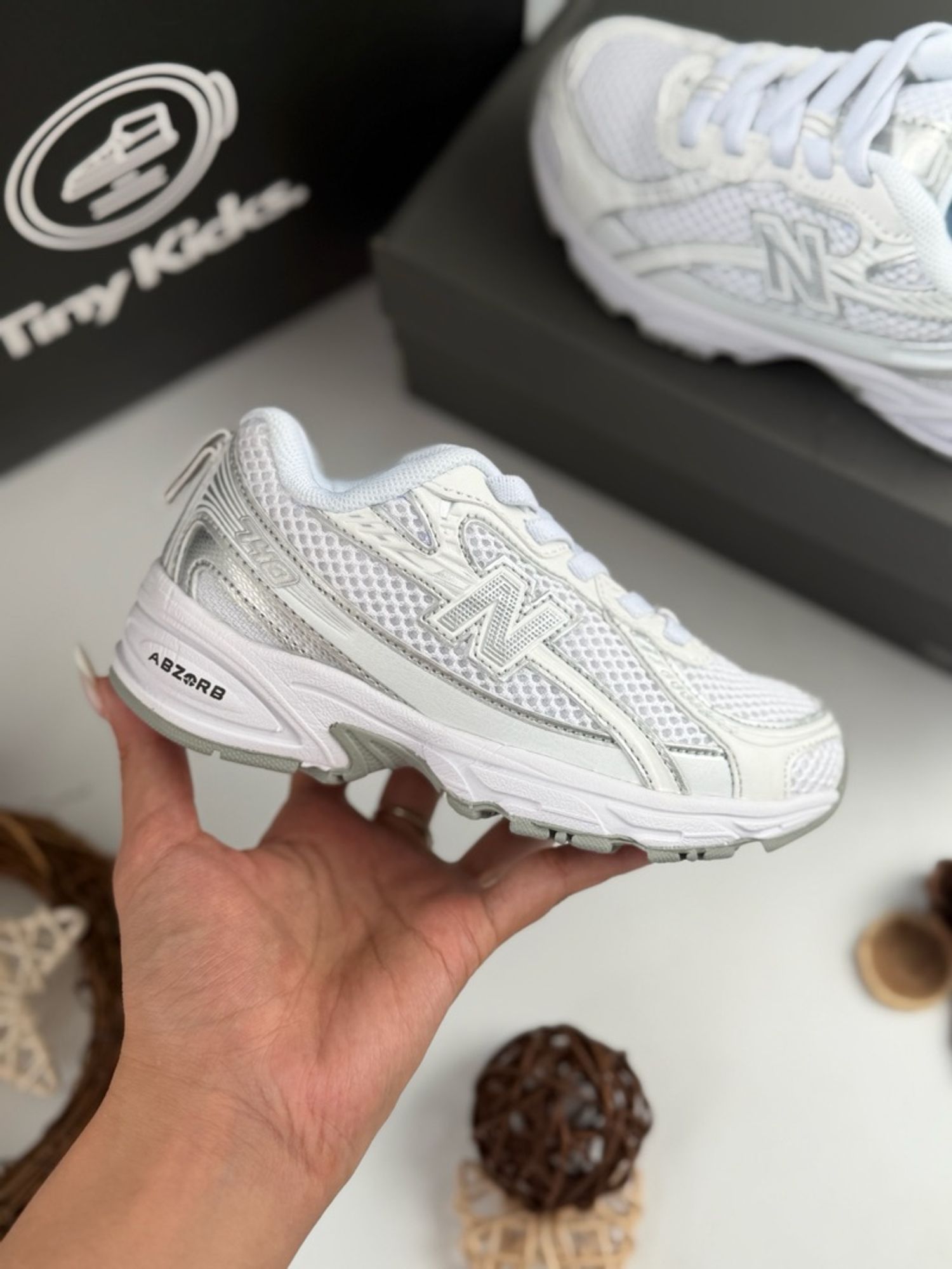 New Balance 740 White