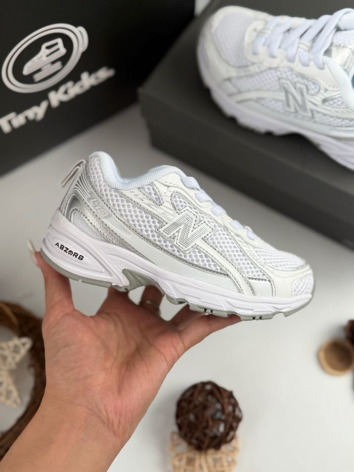 New Balance 740 White