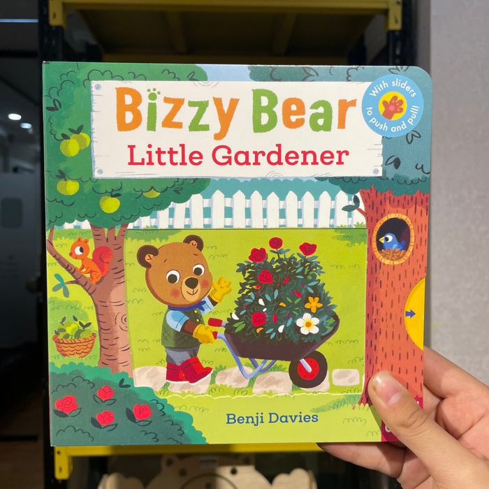 Bizzy Bear: Little Gardener