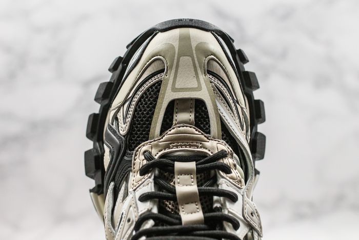 Balenciaga Track 2.0 Lifestyle 