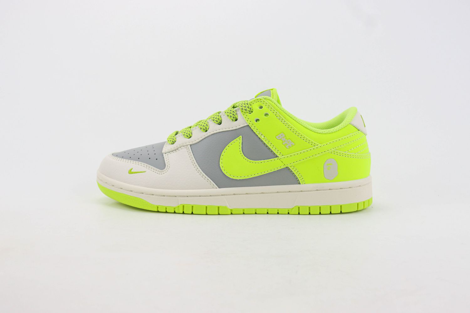 Nike SB Dunk Low x BAPE 15