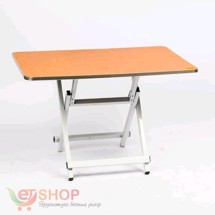 Эвхдэг ширээ