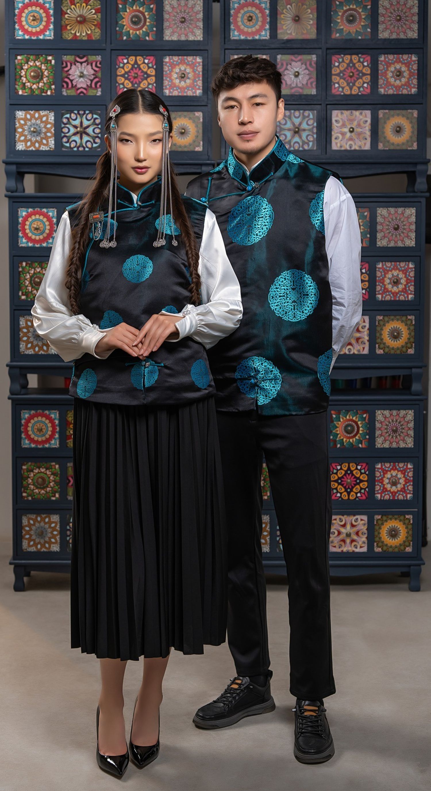 Эрэгтэй уламжлалт торгон хантааз