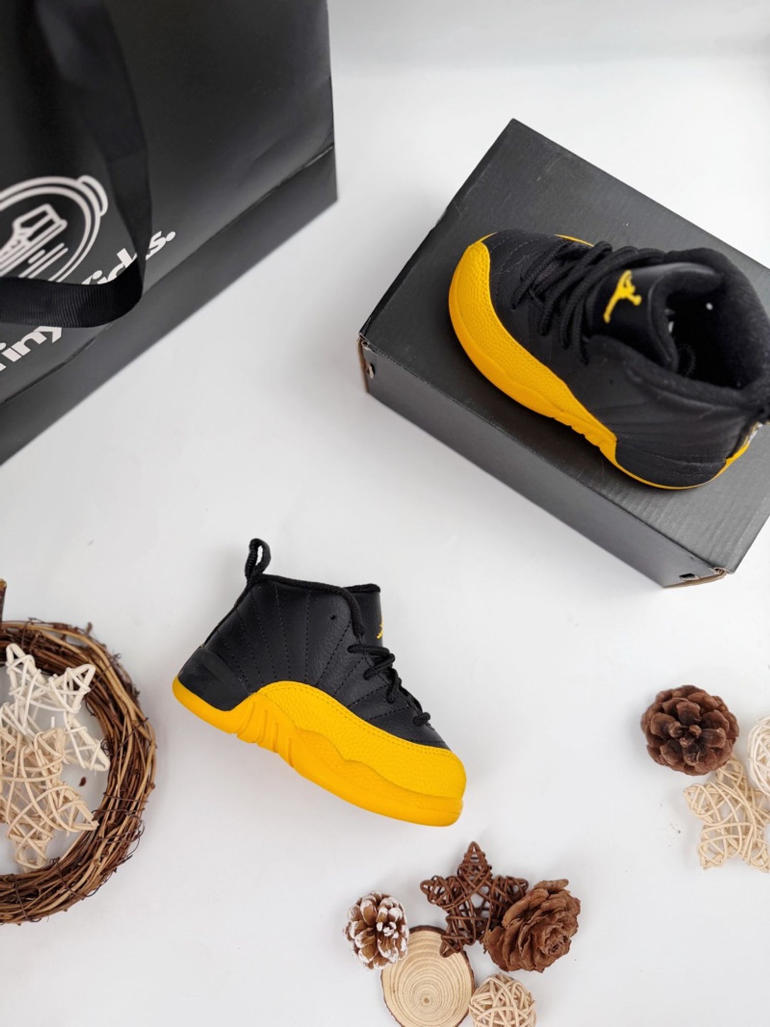 Air Jordan 12 University Gold