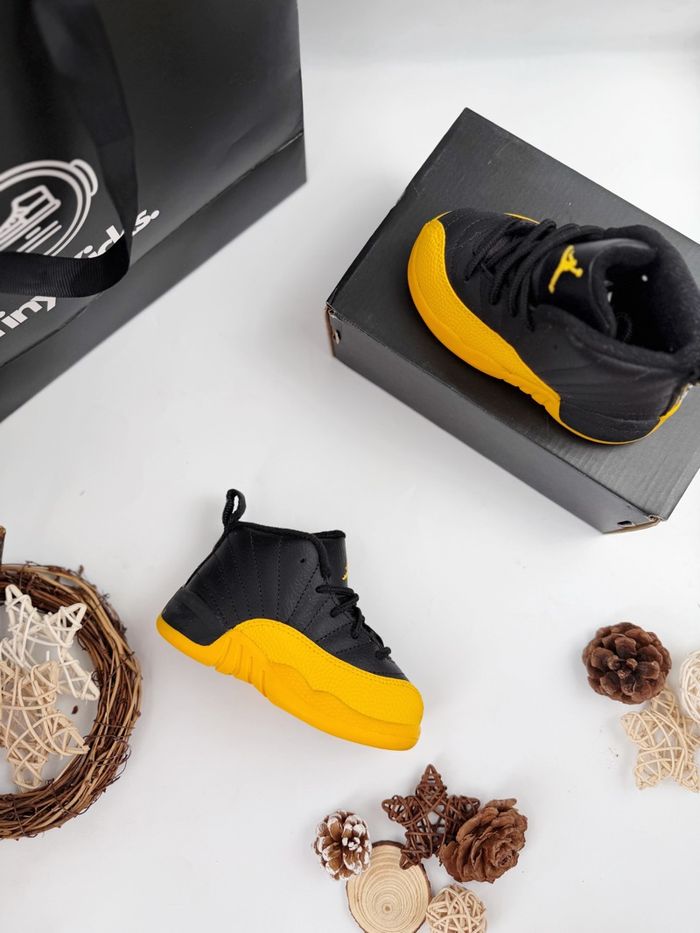 Air Jordan 12 University Gold