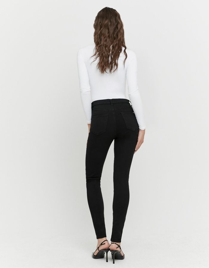 Black Skinny Jeans