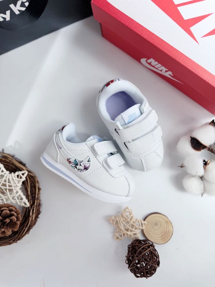 Nike Cortez Flower Base