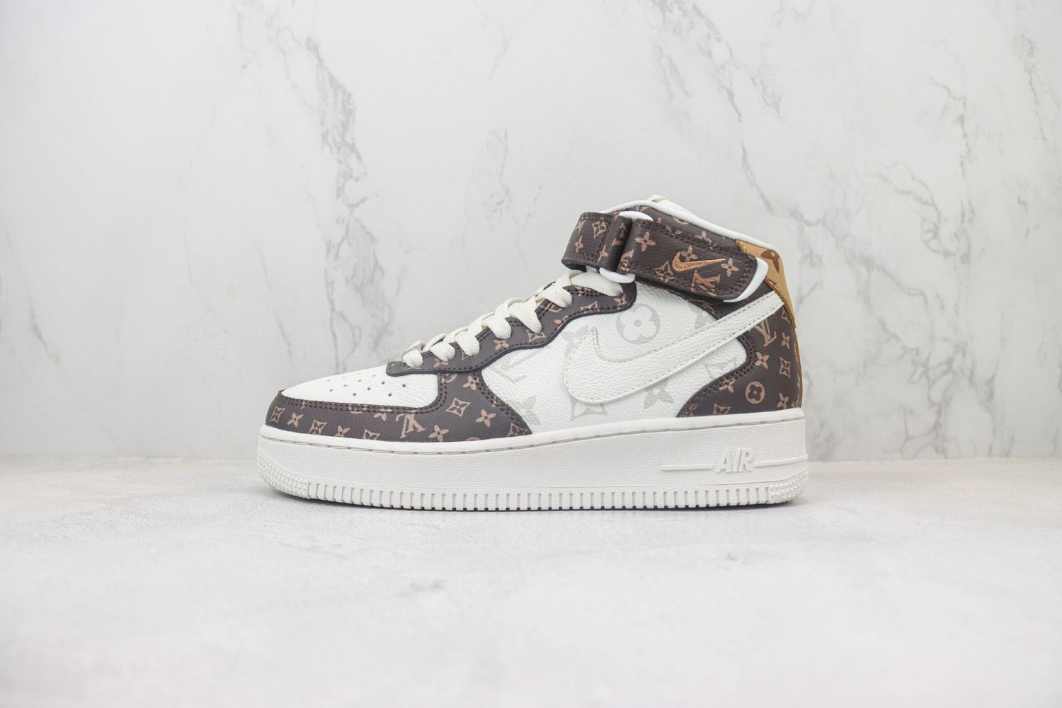 Nike Air Force 1 Mid x LV 52
