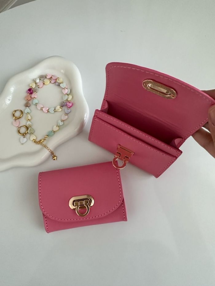 https://cdn.zochil.shop/77441305-11d7-40da-86ae-ddd55367e406_t700.jpg