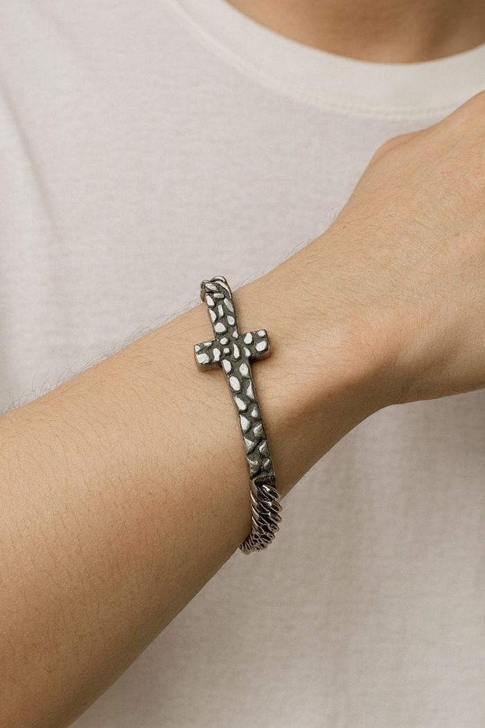 Эрэгтэй бугуйвч