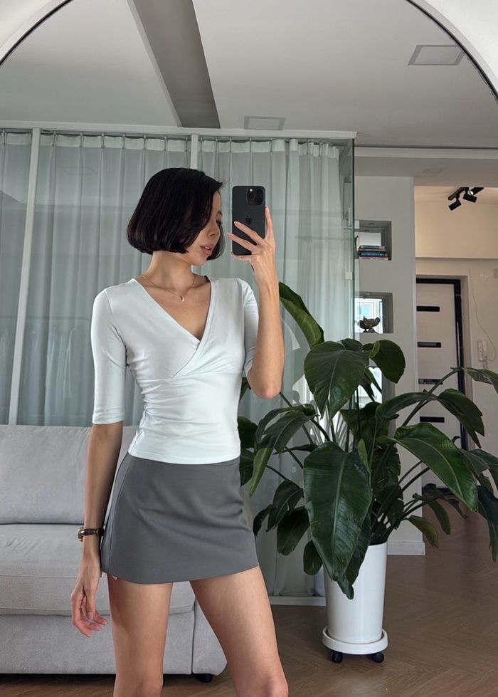 V-neck Mid-sleeve Top