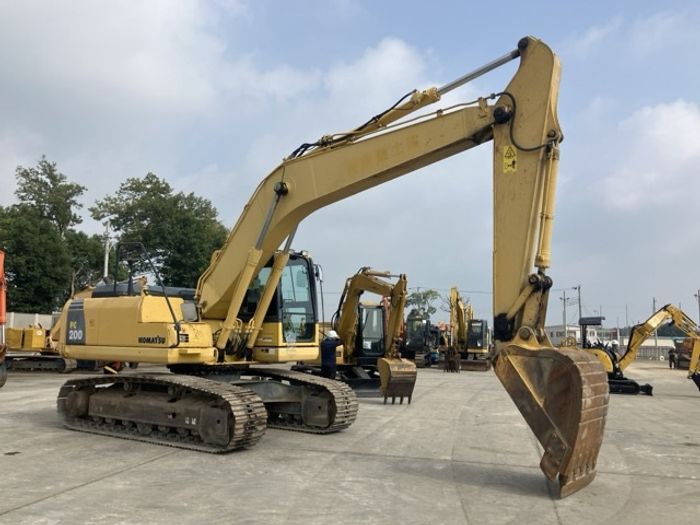 Komatsu PC200 excavator