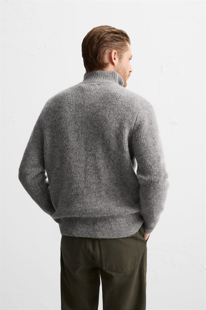 TEXTURED ZIP-UP SWEATER