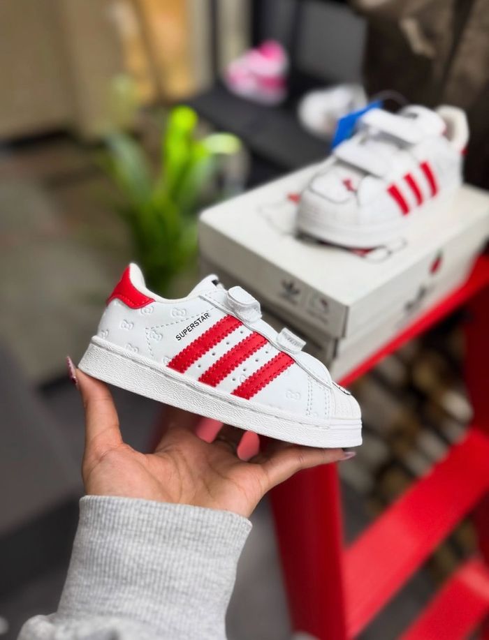 Adidas Superstar Hello Kitty