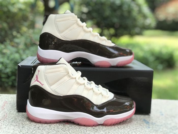 Air Jordan 11 WMNS "Neapolitan" 