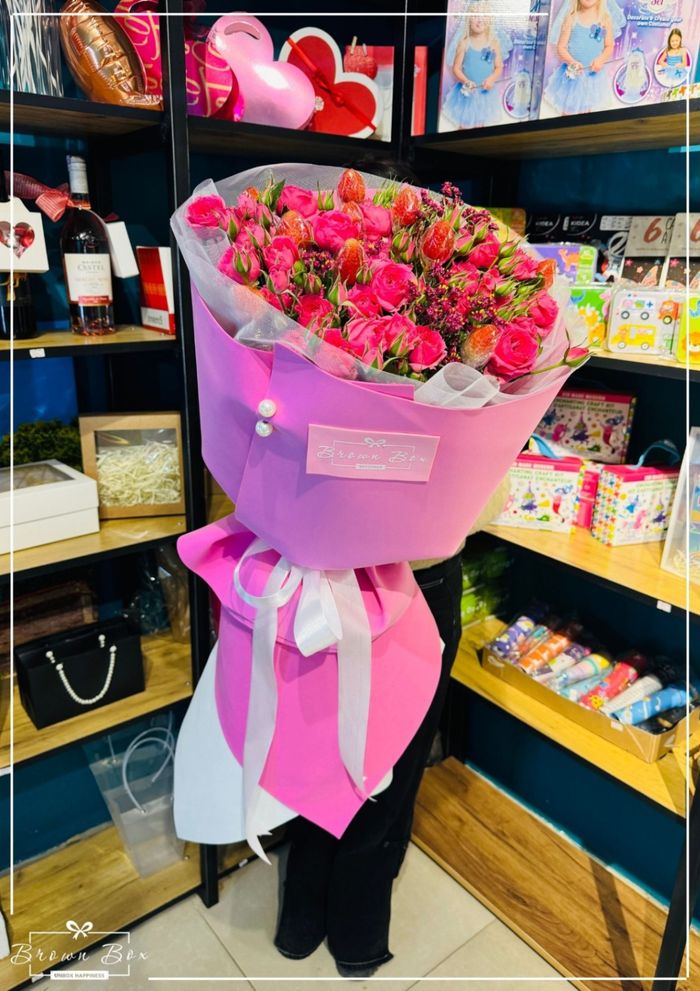 Мини сарнайтай гүзээлзгэнэтэй баглаа