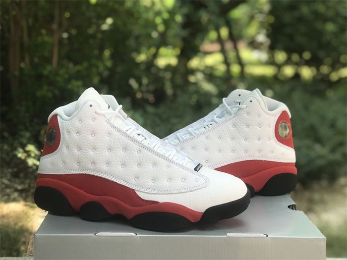 Air Jordan 13 OG Retro “Chicago”