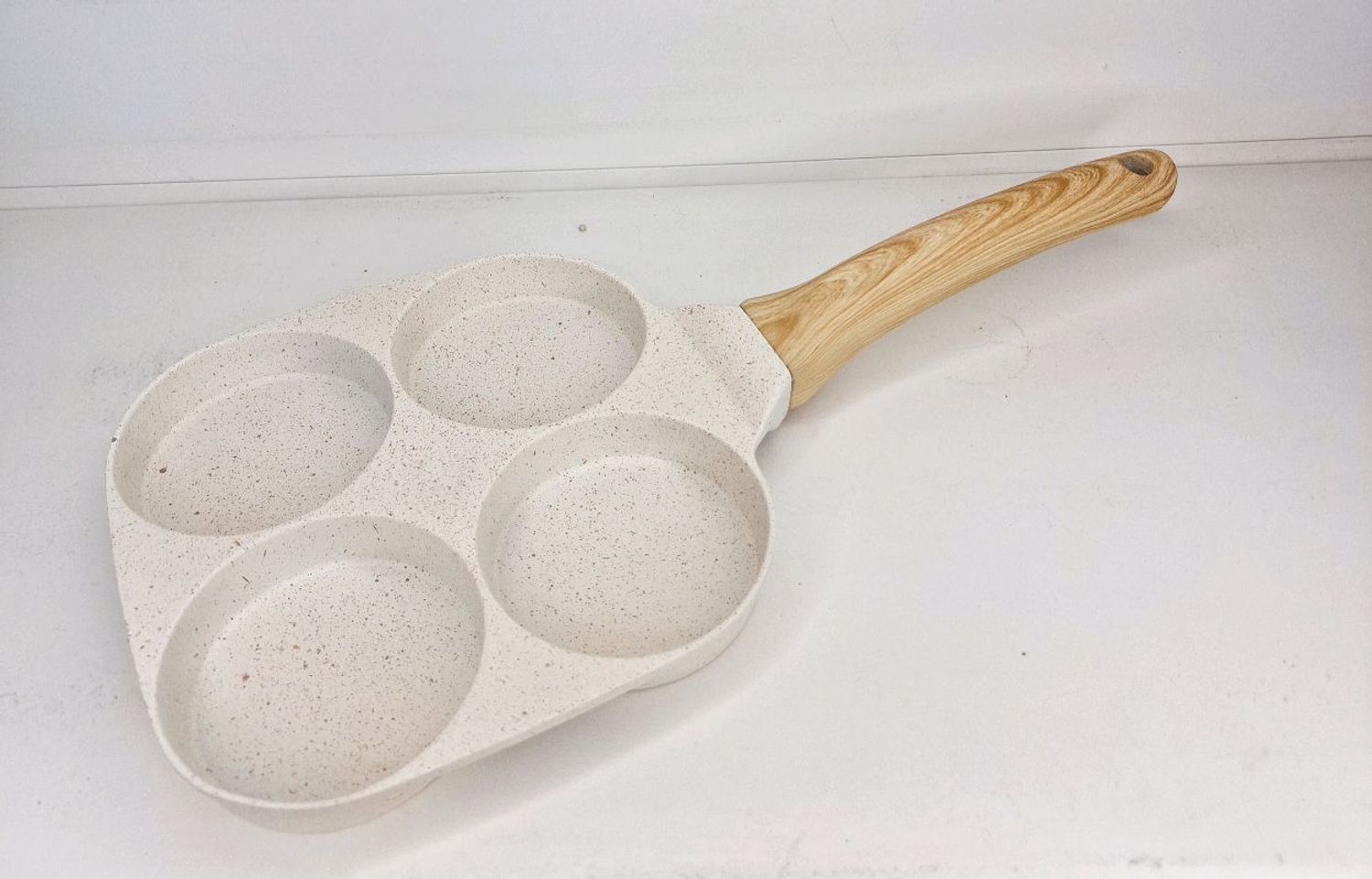 Өндөгний хайруулын таваг