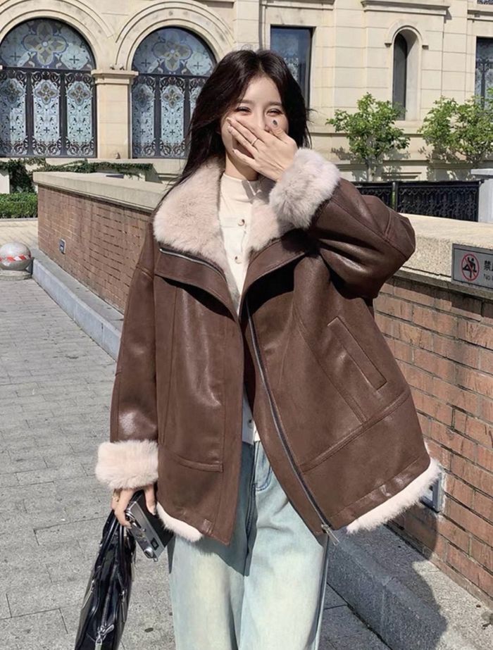 2 талаараа өмсөгддөг хүрэм