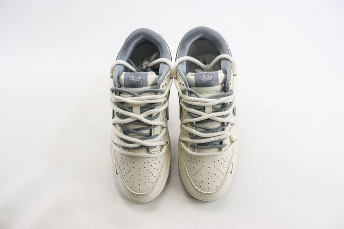 Nike SB Dunk Low x Stussy 72