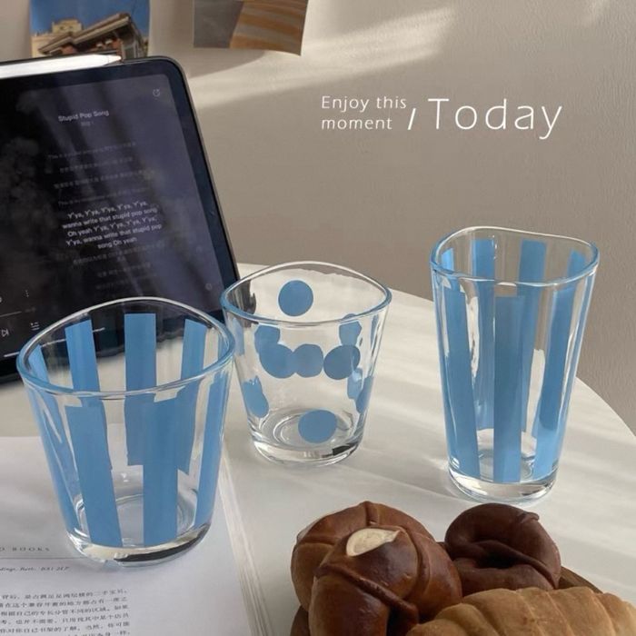 Цэнхэр судалтай стакан