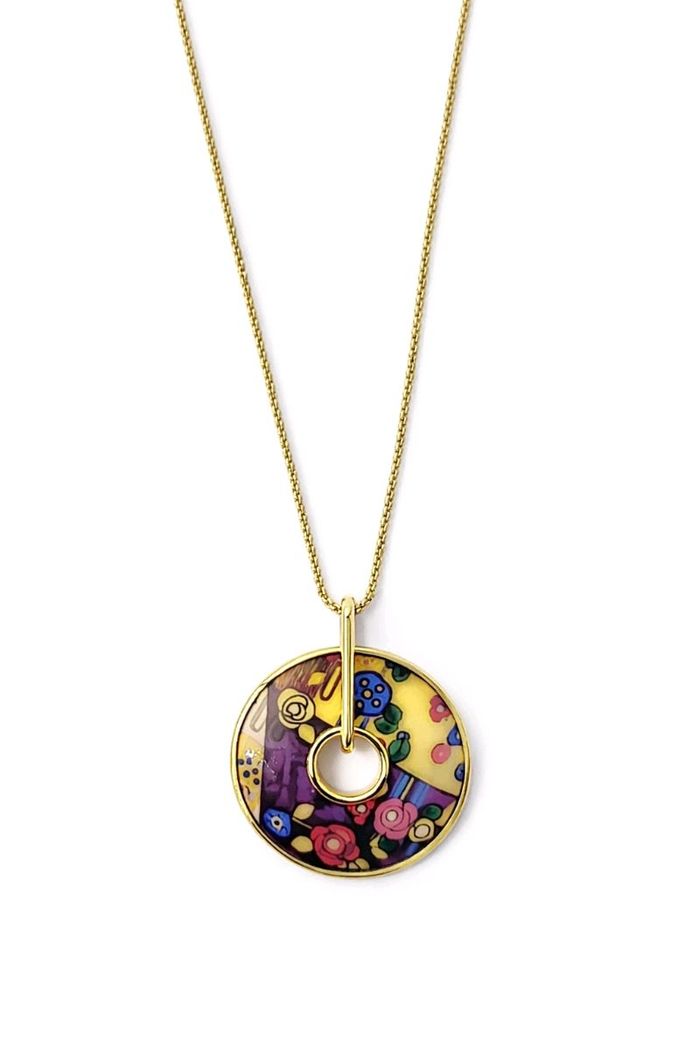 Мада хүзүүний зүүлт